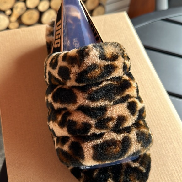 Ugg Fluff Yeah slide - Picture 3 of 6